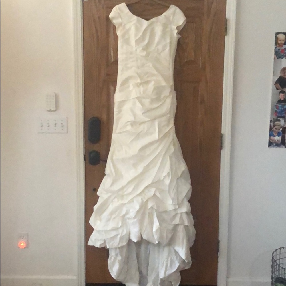 Ivory wedding dress